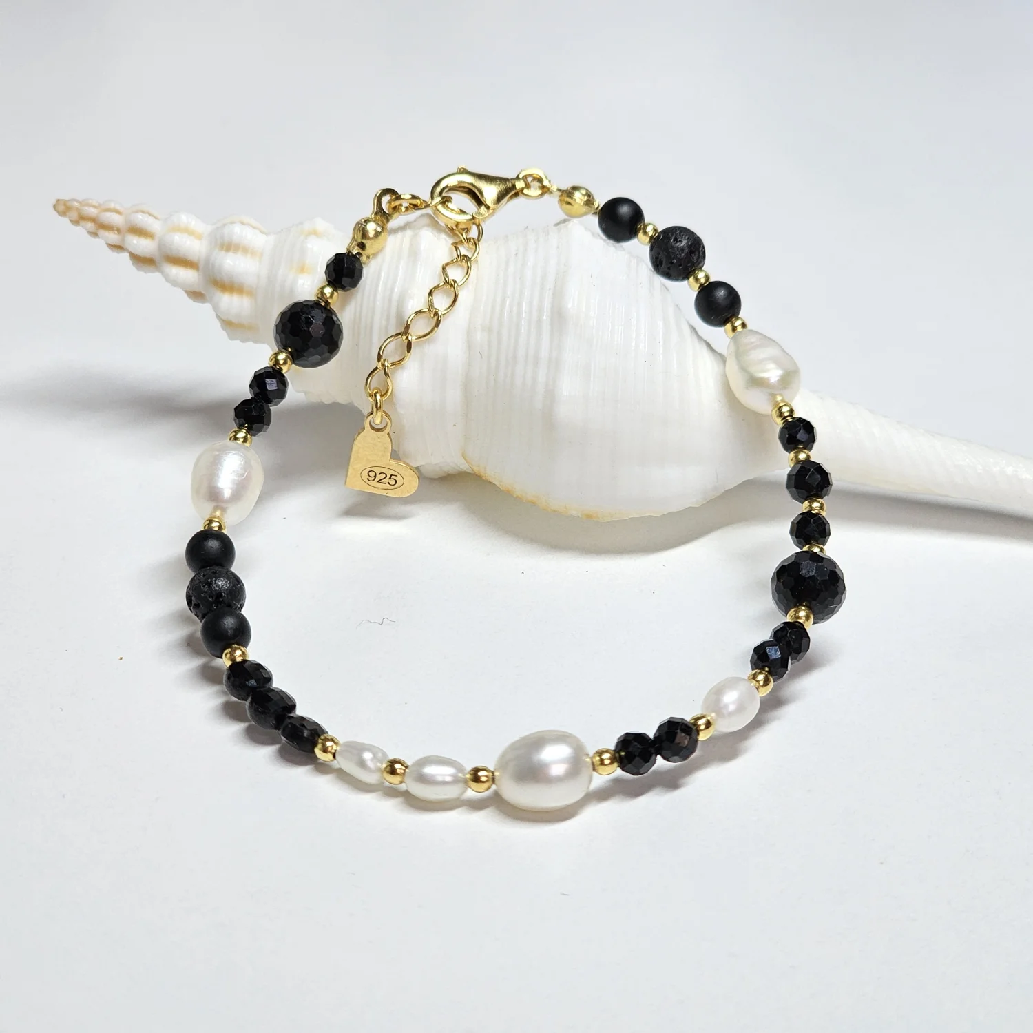 Bransoletka "CHANEL GEMS AND PEARLS" (turmalin, perła naturalna, lawa)