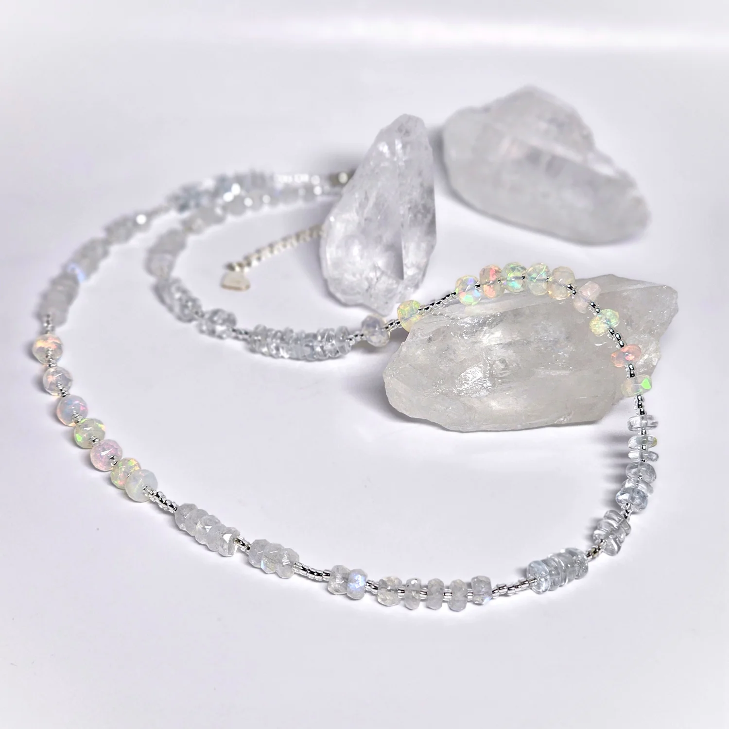 Naszyjnik "ETHERNAL MOON" (opal etiopski, topaz, kamień księżycowy)