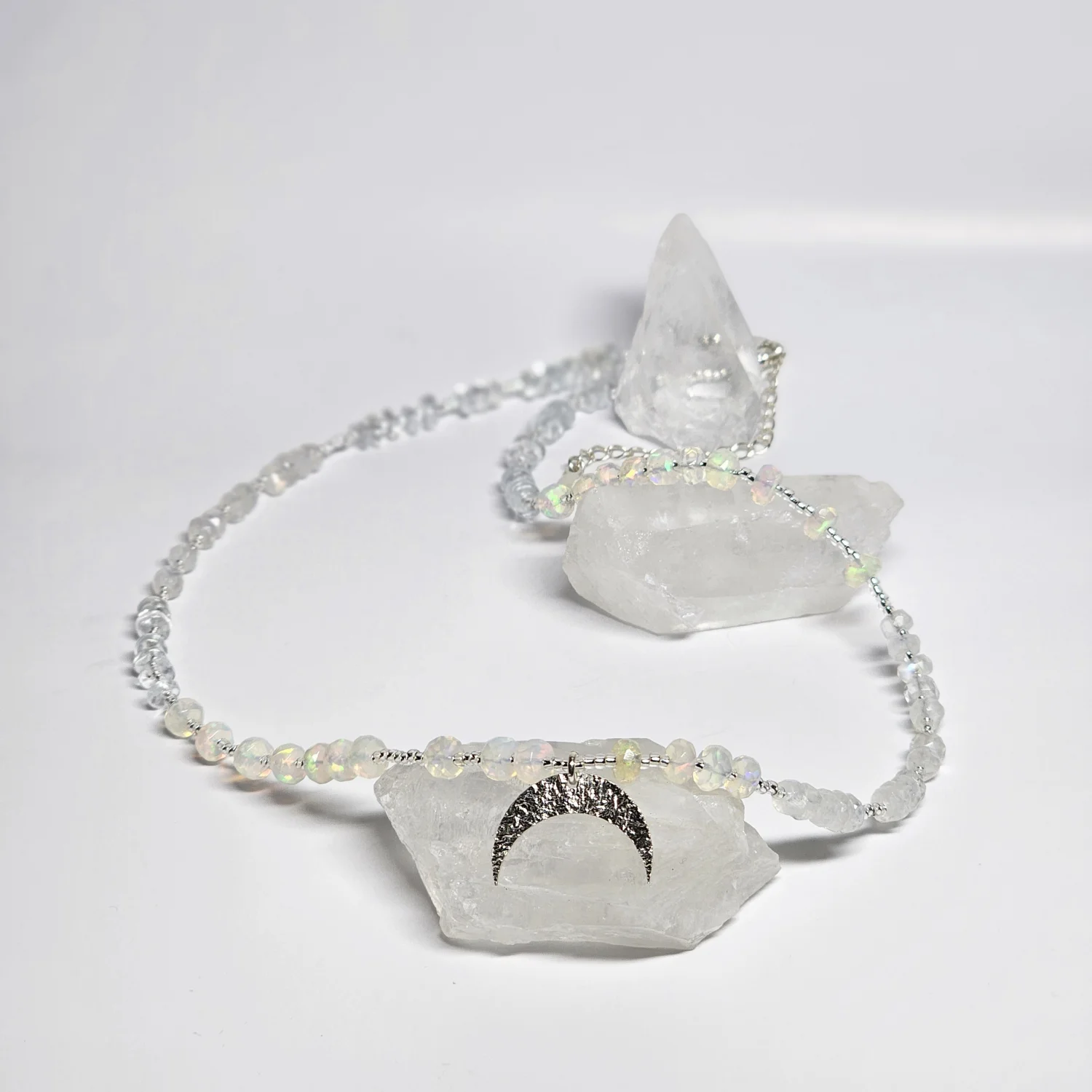 Naszyjnik "STARLIGHT OPAL" (opal etiopski, topaz, kamień księżycowy)