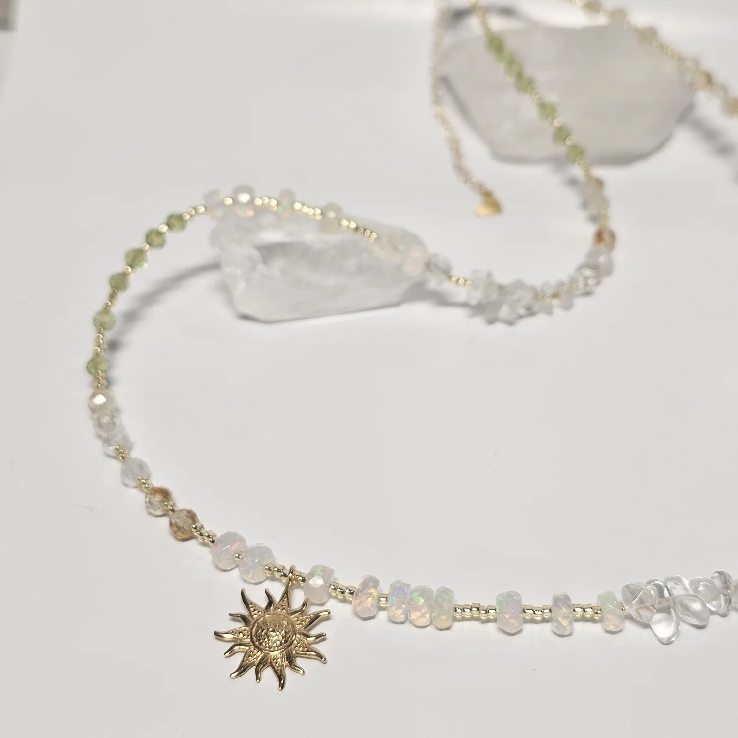 Naszyjnik "GOLDEN OPAL" (opal etiopski, cytryn, kryształ górski, granat zielony)