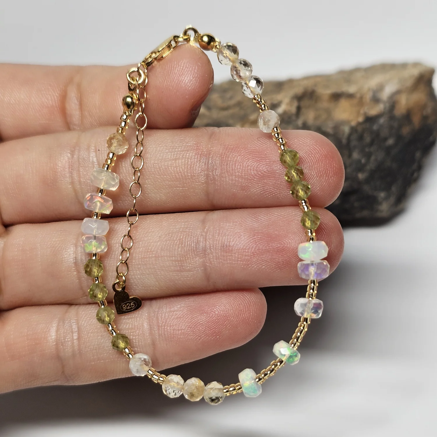 Bransoletka "GOLDEN OPAL" (opal etiopski, cytryn, granat zielony)