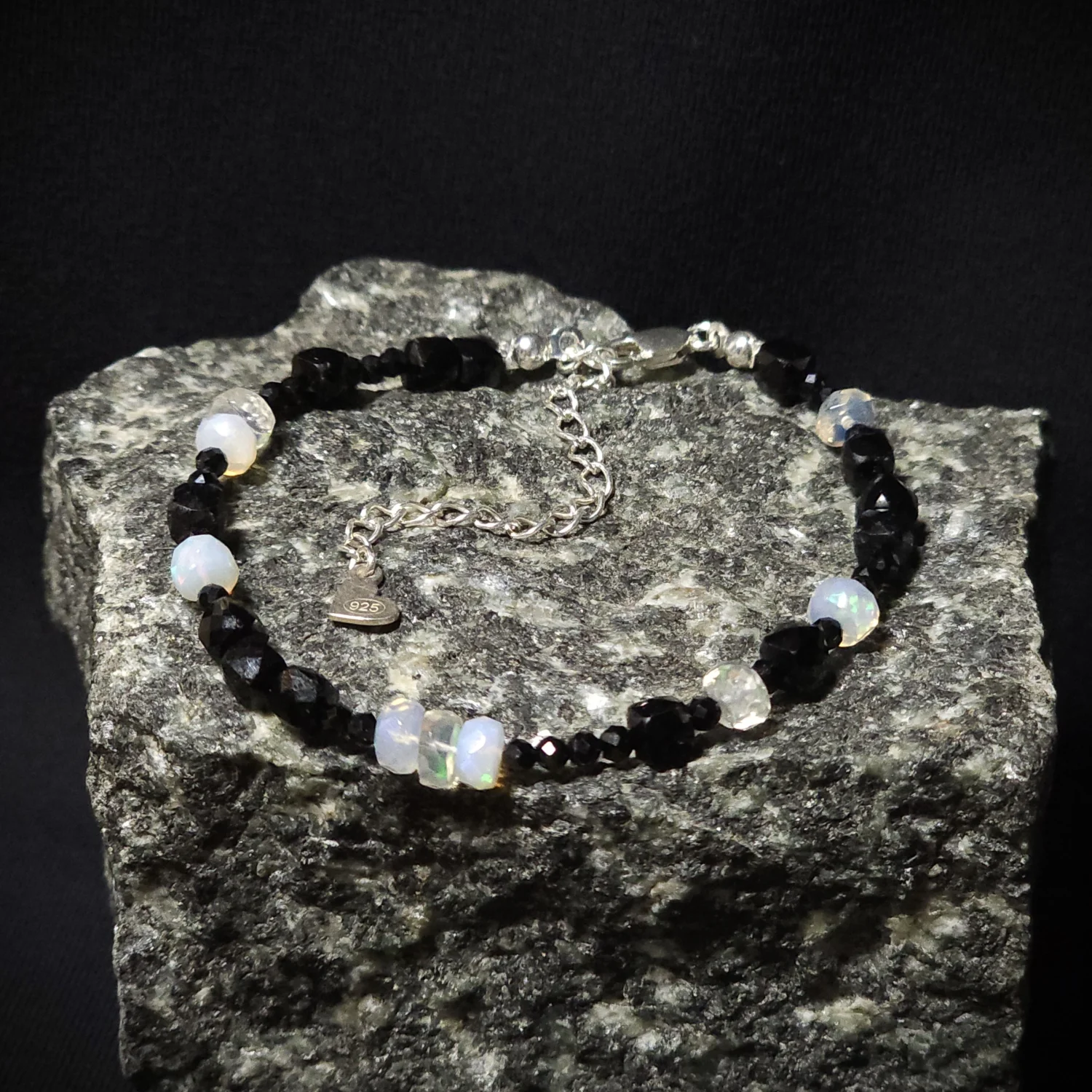 Bransoletka "ECLIPSE GLOW" (czarny turmalin, opal etiopski)