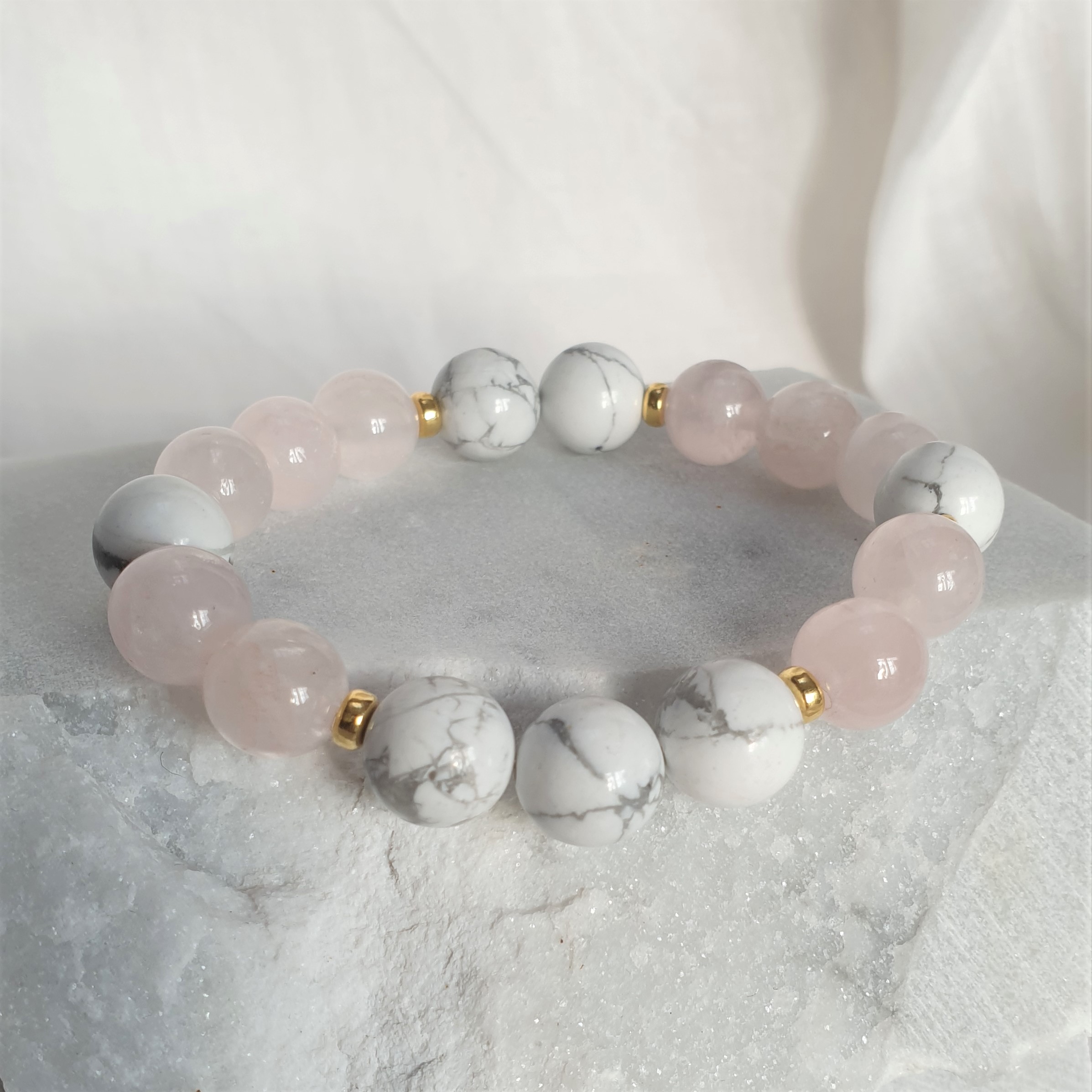 Bransoletka "QUARTZ&HOWLIT " (kwarc, howlit)