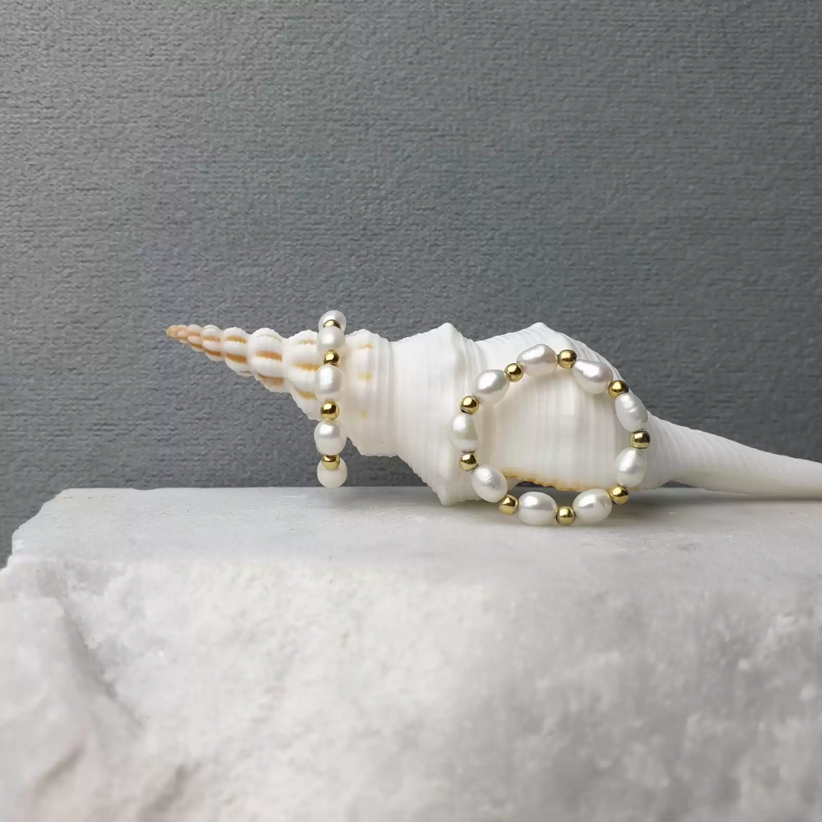 Pierścionek "Tiny Royal Pearls"