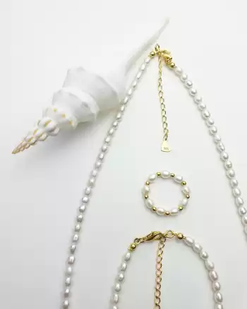 Pierścionek "Tiny Royal Pearls"