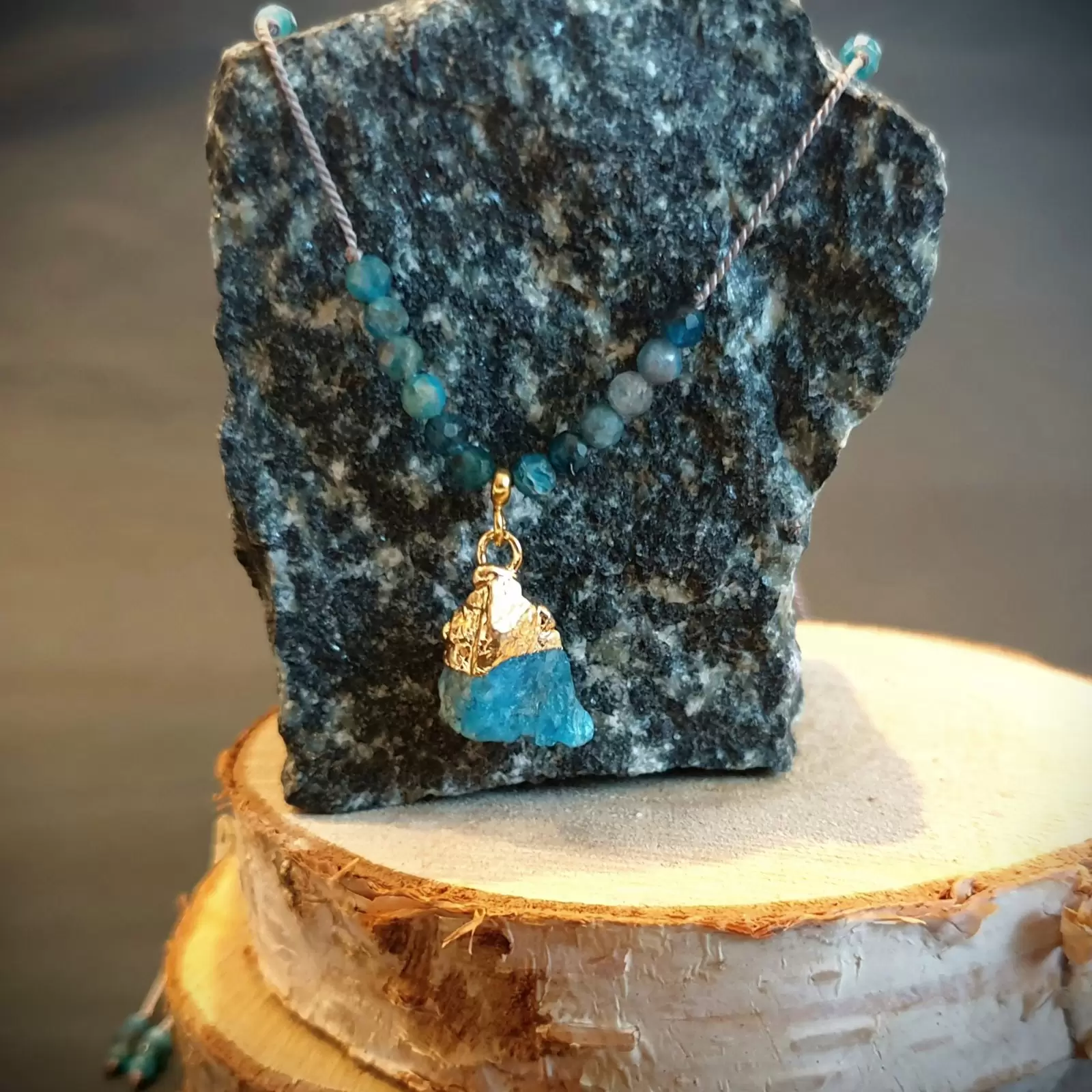 Naszyjnik "RAW APATITE" (apatyt)